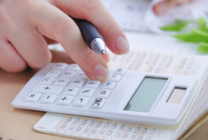 売上が翌年に繰り越される場合の会計処理を解説！