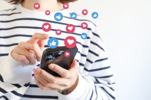 ソーシャルメディアマーケティングについて事例を含めたメリットデメリットを解説